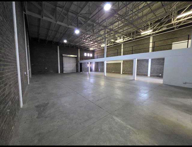 550M² WAREHOUSE TO LET IN STORMILL